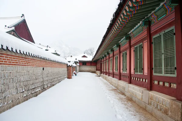 Pałac gyeongbokgung w zimie — Zdjęcie stockowe