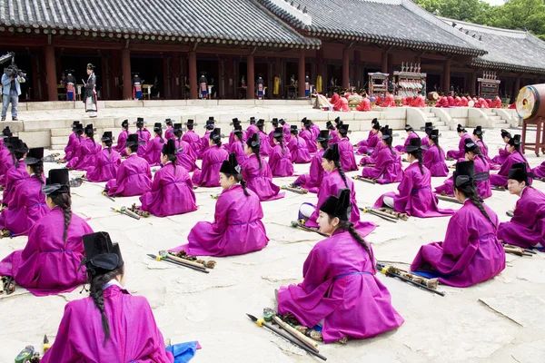 Traditionele festivals in Zuid-korea, jongmyo rituelen, jongmyojerye — Stockfoto