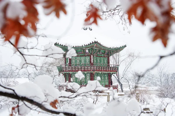Gyeongbokgung Palace in winter — Stock Photo, Image