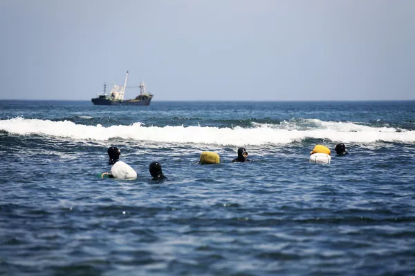Kvinnliga dykare på jeju island — Stockfoto
