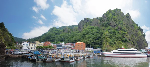 Boten op een prachtig eiland in Zuid-korea, ulleungdo — Stockfoto