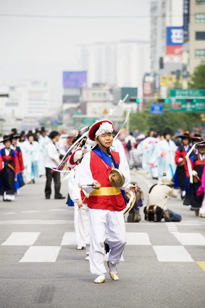 お祭りのパレード — ストック写真