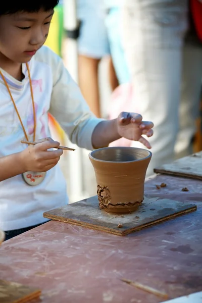 Children experience  Pottery Festival — Stock Photo, Image