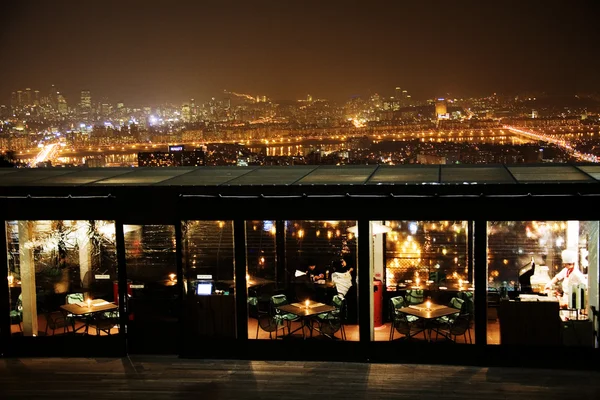 Güney Kore, namsan kule, Restoran güzel gece görünümü — Stok fotoğraf