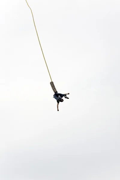 Bungee jumping — Stock Photo, Image