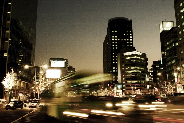 Traffico notturno in auto a Seoul — Foto Stock