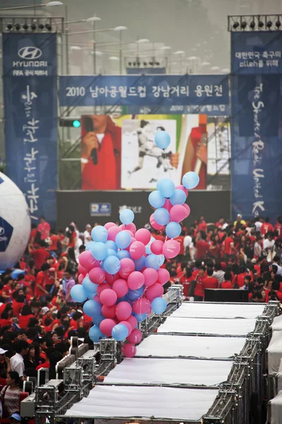 World Cup street cheering crowd in South Korea — Stock Photo, Image