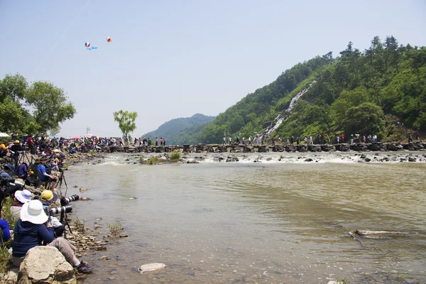 Fêtes traditionnelles sur le pont de Nongdari — Photo