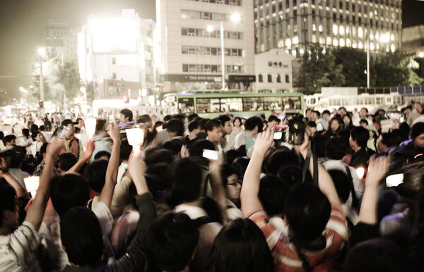 Crowds rally in South Korea demonstration in Seoul Plaza