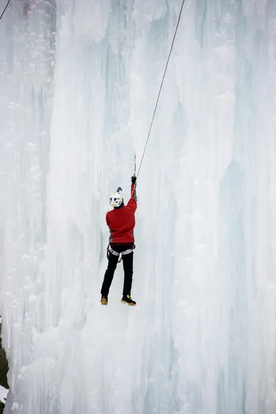 Escalada en hielo — Foto de Stock