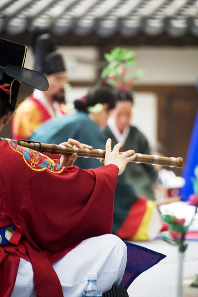 Традиційні фестивалі в Південній Кореї, jongmyo ритуали, jongmyojerye — стокове фото