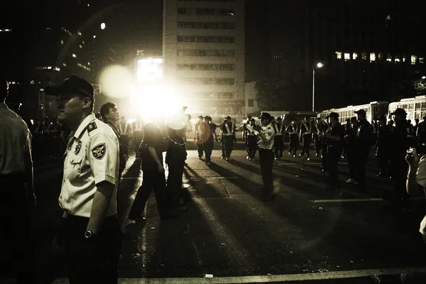 Митинг толпы в Южной Корее на площади Сеула — стоковое фото