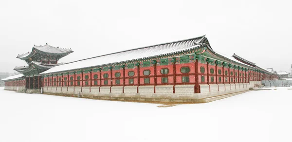 Pałac gyeongbokgung w zimie — Zdjęcie stockowe