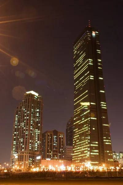 Beautiful night view of buildings — Stock Photo, Image