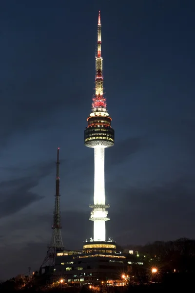 Krásná noční pohled namsan věže — Stock fotografie