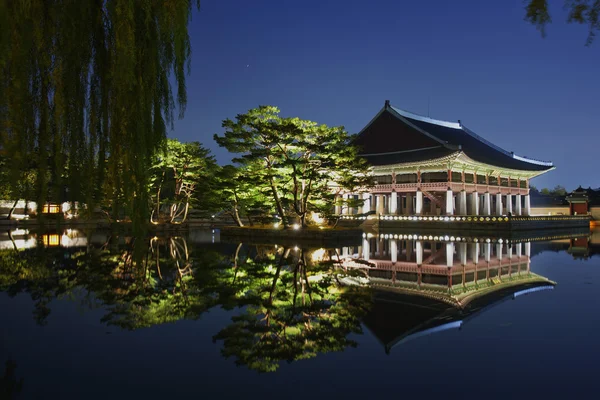 Gyeongbokgung Sarayı Güney Kore gece manzarası — Stok fotoğraf