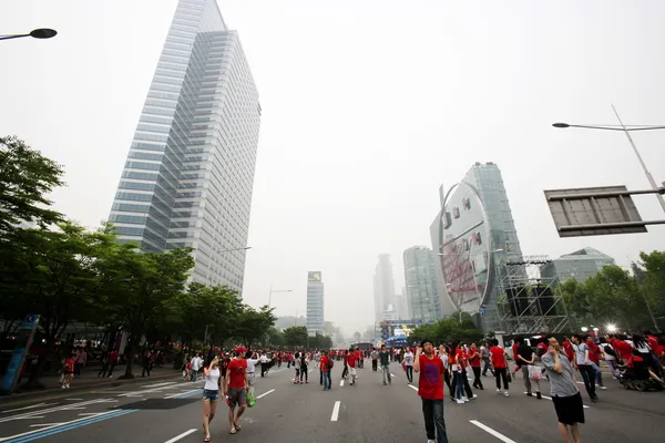 World Cup street cheering crowd in South Korea — Stock Photo, Image