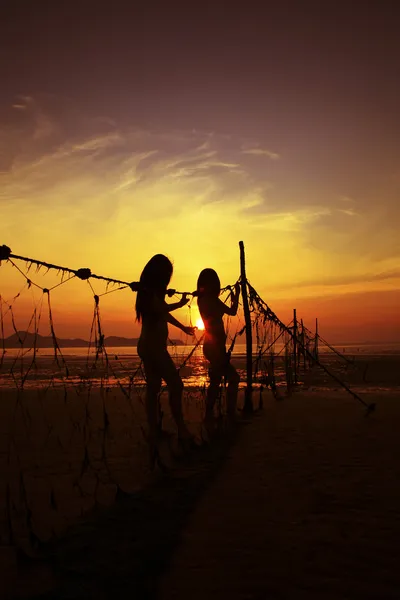 Mujeres desnudas en la playa de Sinduri — Foto de Stock