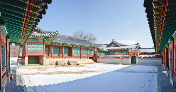 Kışın Gyeongbokgung Sarayı — Stok fotoğraf