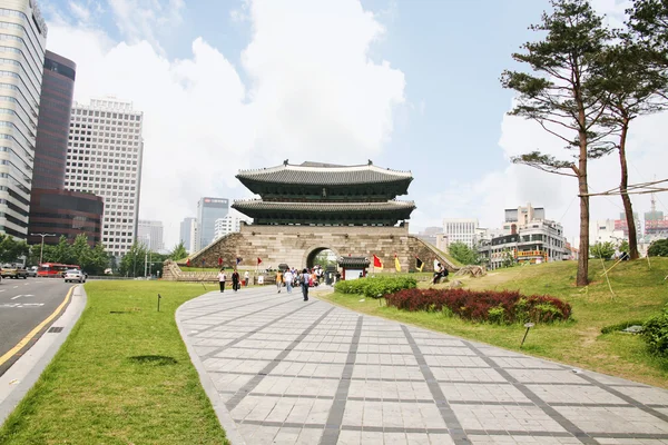 称为 sungnyemun 首尔南大门 — 图库照片