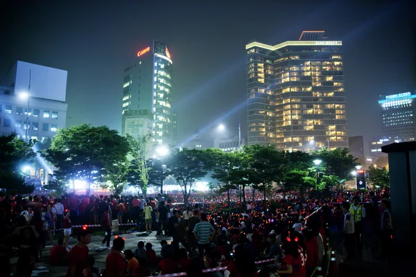 World cup gatan jublande folkmassa i Sydkorea — Stockfoto