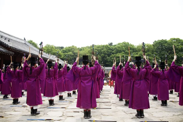 Traditionele festivals in Zuid-korea, jongmyo rituelen, jongmyojerye — Stockfoto