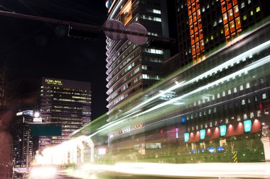 gece araba trafiği Seul