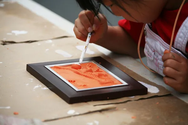 Kinder erleben Töpferfest — Stockfoto