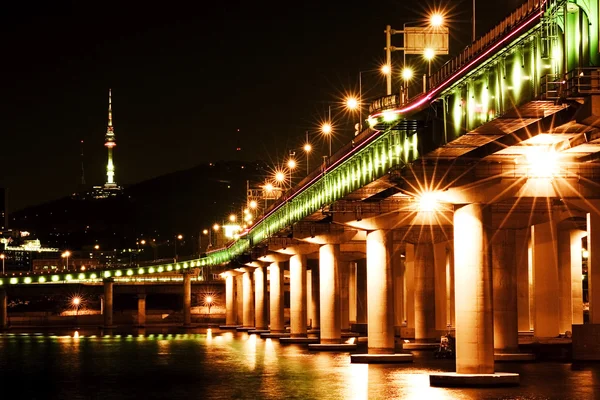 Bella vista notturna del fiume Han a Seoul — Foto Stock