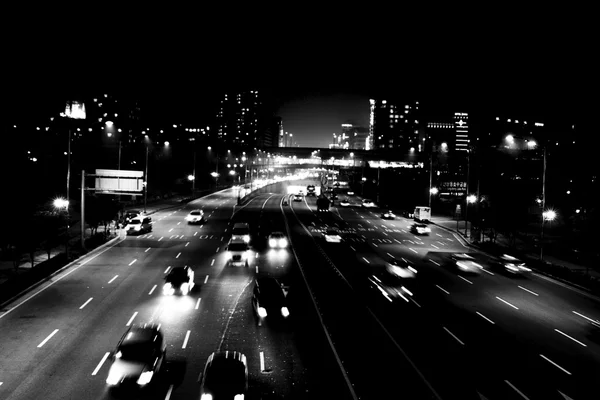 Verkeer in het centrum van seoul — Stockfoto