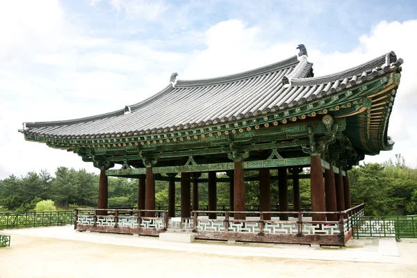 Paviljong på anapji pond — Stockfoto