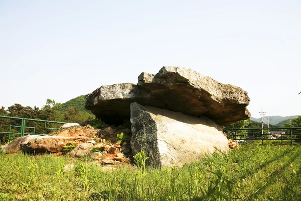 고인돌 묘지 — 스톡 사진