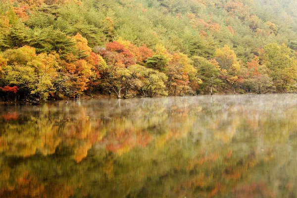 美しい Jusanji 湖の秋の風景 — ストック写真