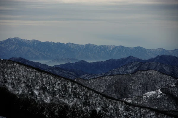 Belas montanhas de inverno Deogyusan — Fotografia de Stock