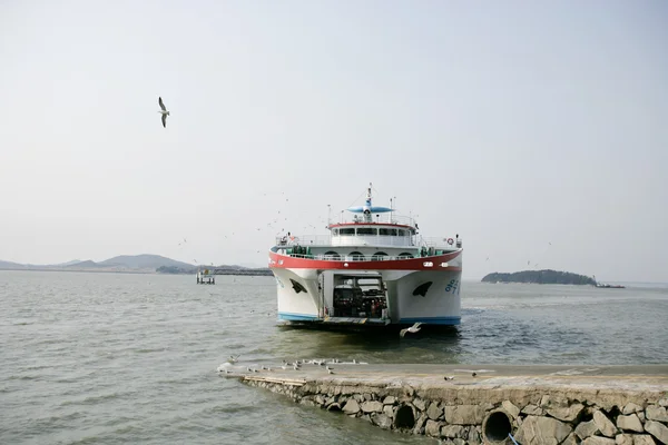 Schip op wolmido dok — Stockfoto