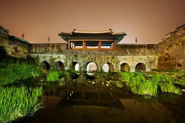 Suwon Castle — Stock Photo, Image