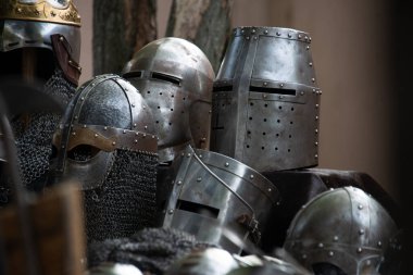 Viking miğferleri veya zırhları, kamp alanlarında, tarihsel canlandırma .