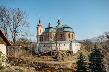 Hejnice Manastırı, Çek Cumhuriyeti. Libverda Spa Resort yakınlarındaki Eğitim, Konferans, Hac Merkezi. Barok Kilisesi, Bakire Meryem 'in Ziyareti Bazilikası..
