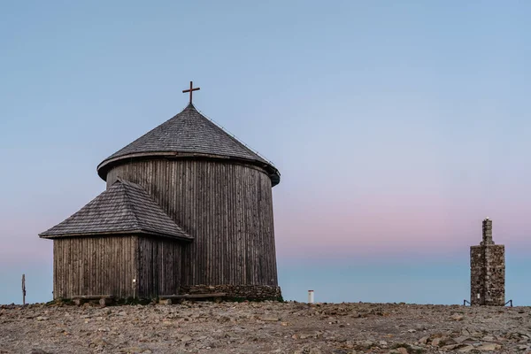 Old Wooden Church Top Snezka Highest Mountain Czech Republic Krkonose — Fotografia de Stock