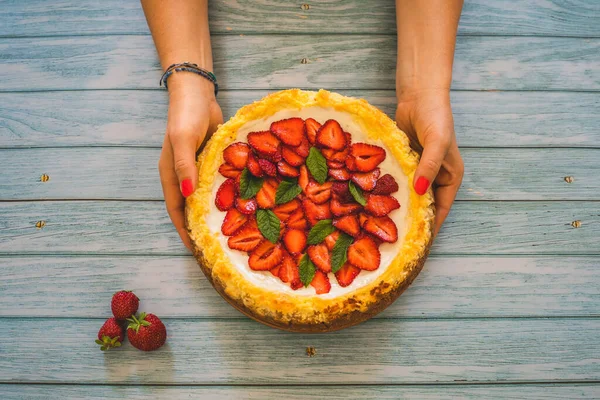 Strawberry Homemade Cake Wooden Table Woman Hand Holding Delicious Cheesecake — 图库照片