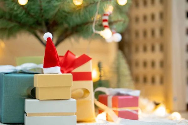 Cadeau Nouvel Arbre Noël Décorer Avec Boule Rouge — Photo