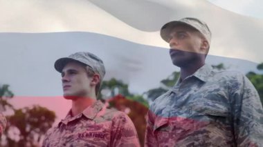 Askerler üzerinde Rusya bayrağının canlandırılması. küresel vatanseverlik, silahlı kuvvetler ve koruma kavramı dijital olarak oluşturulmuş video.