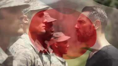 Askerler üzerinde Japon bayrağı animasyonu. küresel vatanseverlik, silahlı kuvvetler ve koruma kavramı dijital olarak oluşturulmuş video.