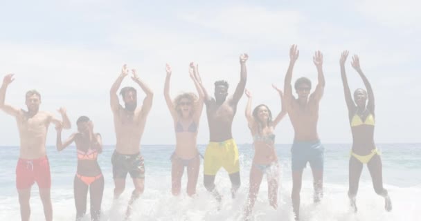 Animazione Cuori Rossi Sopra Gruppo Vario Felice Amici Spiaggia Famiglia — Video Stock