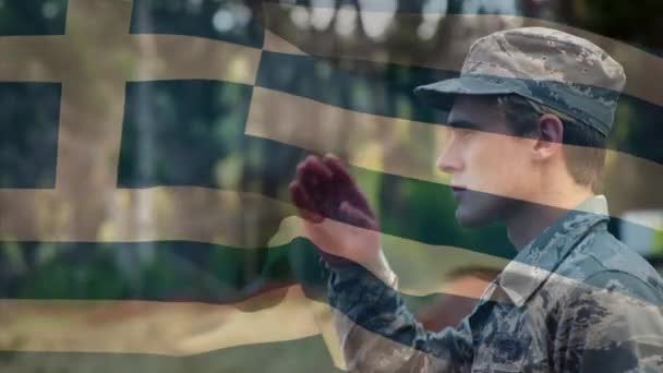 Animação Bandeira Grécia Sobre Soldado Patriotismo Global Forças Armadas Conceito — Vídeo de Stock