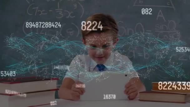 Анімація Переміщення Математичних Формул Обробки Даних Над Школярем Освіта Концепція — стокове відео