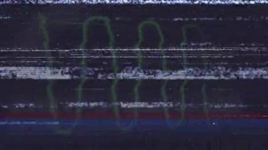 Ekranda çizgiler ve arızalı dijital arayüzün animasyonu. dijital arayüz, teknoloji ve iletişim konsepti dijital olarak oluşturulmuş video.