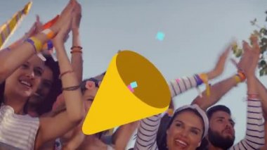 Konfetilerin müzik konserinde dans eden ve tezahürat yapan insanların üzerine aktığı koni animasyonu. olay, kutlama, eğlence, yaz ve müzik konsepti dijital olarak oluşturulmuş video.