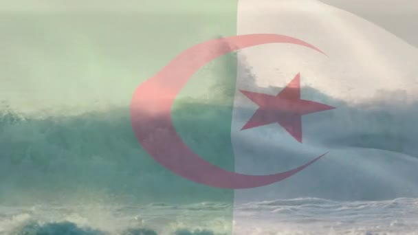 Digitale Samenstelling Van Zwaaiende Algeria Vlag Tegen Golven Zee Nationaal — Stockvideo