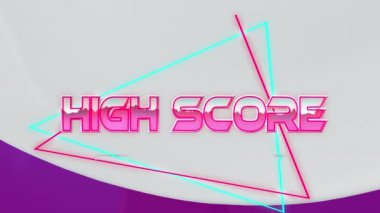 Geometrik şekiller ve işlemci çekirdekleri üzerinde yüksek skorlu metin animasyonu. Video oyunu, eğlence ve dijital arayüz kavramı dijital olarak oluşturuldu.